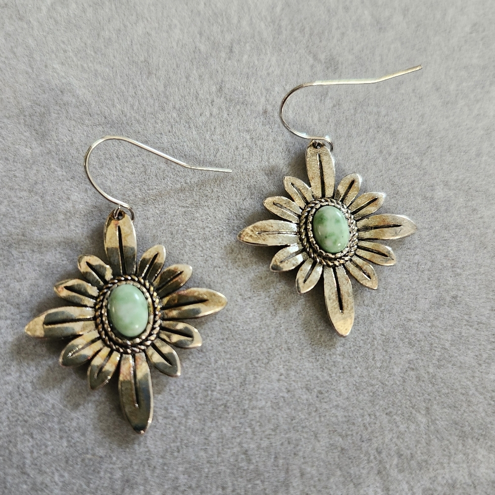 Silver and Green Floral Earrings - Picture 3 of 4